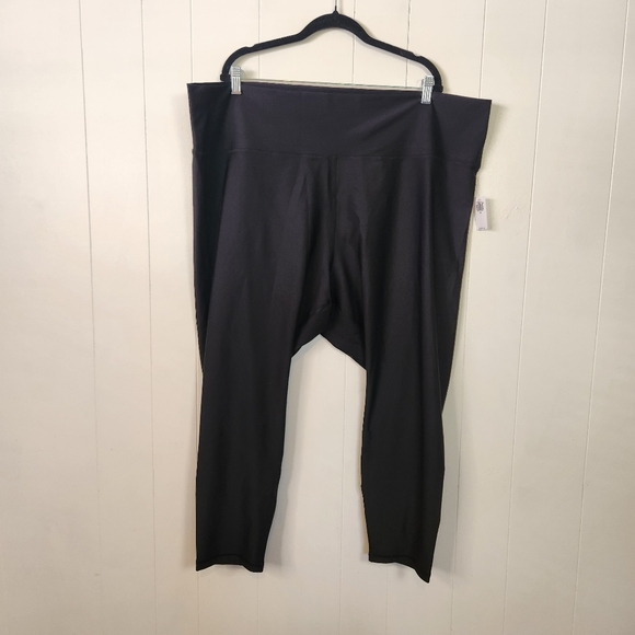 Old Navy Black Yoga 7/8 Leggings High Rise New NWT Size 4X Activewear Gym Active - Picture 2 of 5